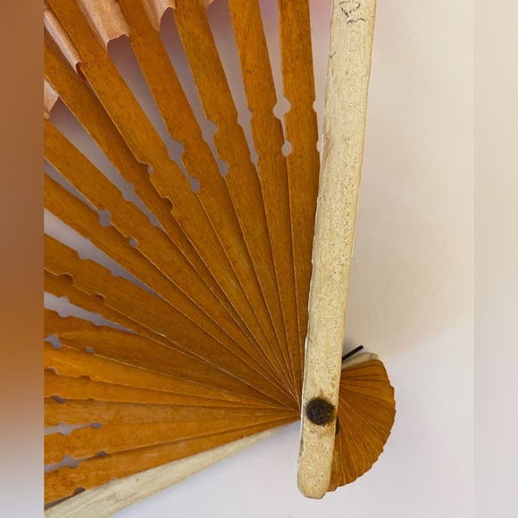VINTAGE FOLDING HAND FAN Made in JAPAN - Picture 9 of 16
